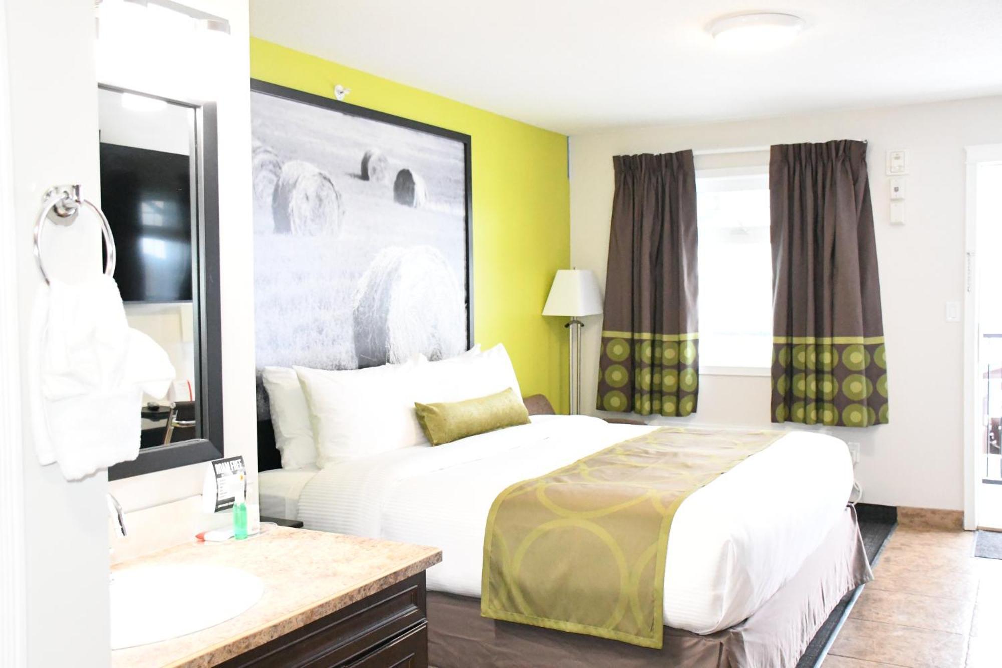Super 8 By Wyndham Fort Mcmurray Exterior photo